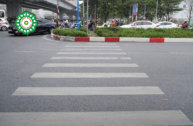 Kích thước vạch kẻ đường: Tiêu Chuẩn và Ứng Dụng Thực Tế Vạch dành cho người đi bộ